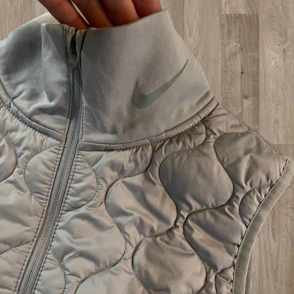 Nike Women's Light Gray Quilted Vest